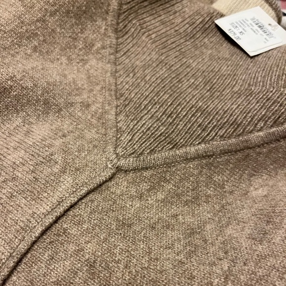 Club Monaco Cashmere Sweater - Picture 2 of 10